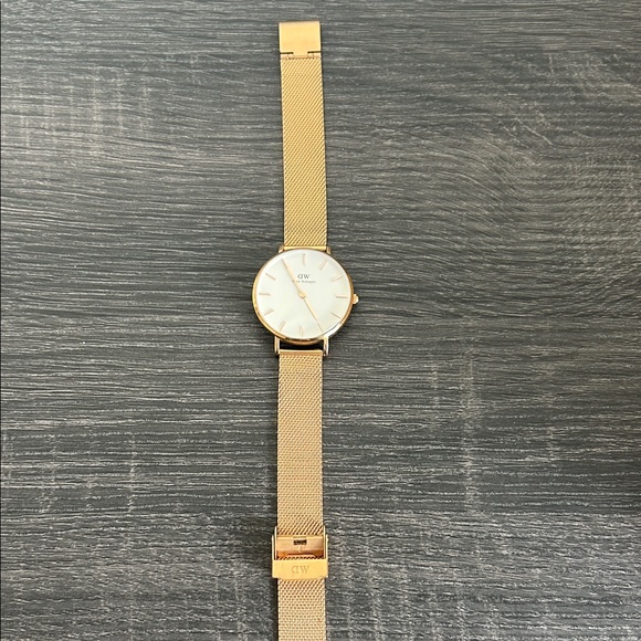 Daniel Wellington Watch - Picture 1 of 1
